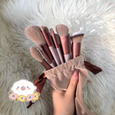 Conjunto de 13 Pincéis de Maquiagem – Suavidade, Praticidade e Perfeição em Cada Detalhe